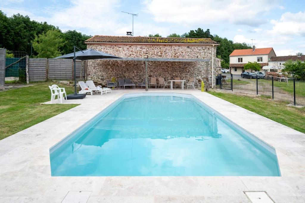 L'Evasion En Pierre Piscine Et Etang Prive Villa Sevremoine Eksteriør billede